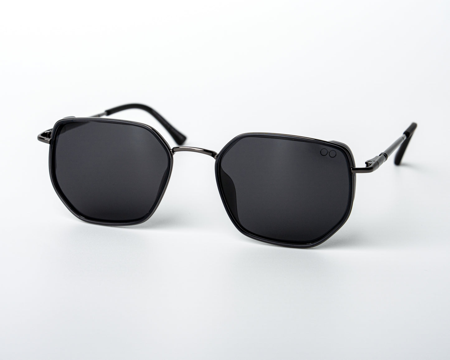 Octagonal Edge Polarized