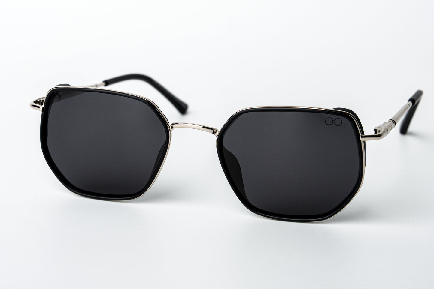 Octagonal Edge Polarized