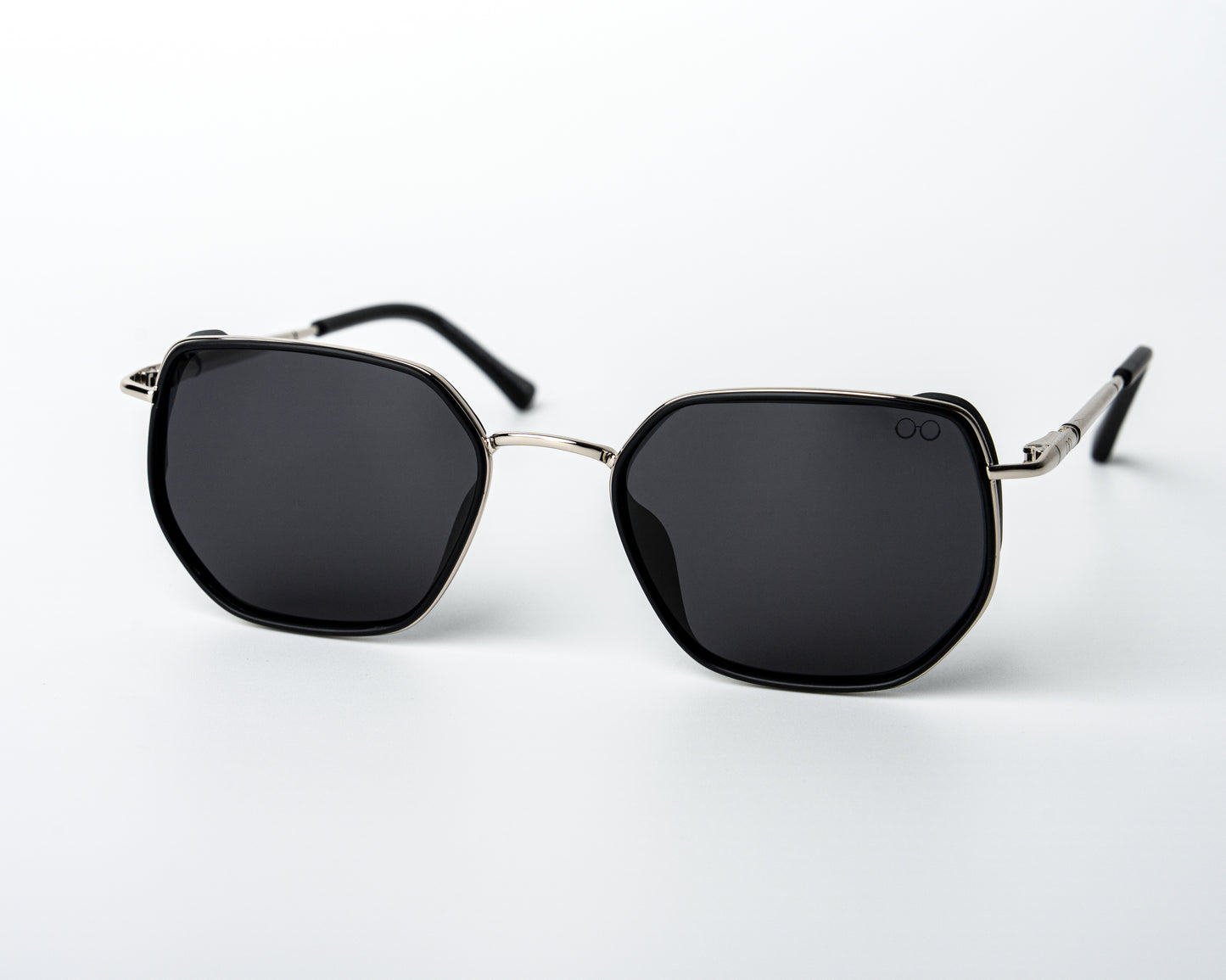 Octagonal Edge Polarized