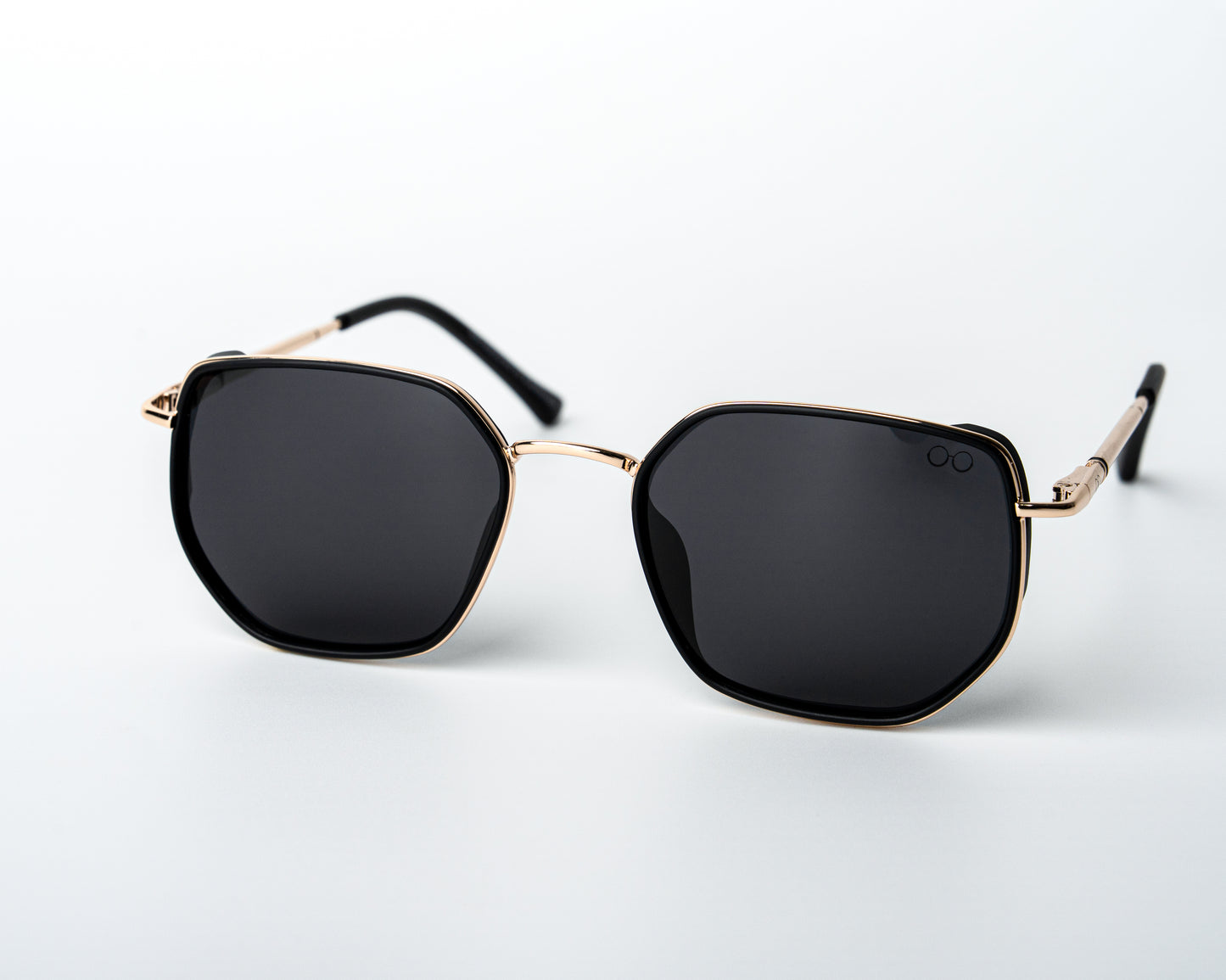 Octagonal Edge Polarized